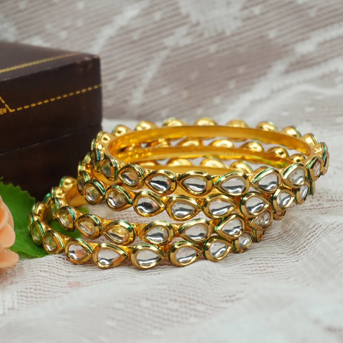 4 Pieces Kundan Tilak bangles